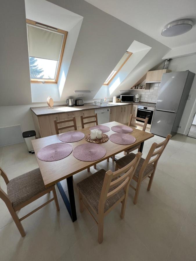 Janhaz Apartman Revfueloep Exterior photo