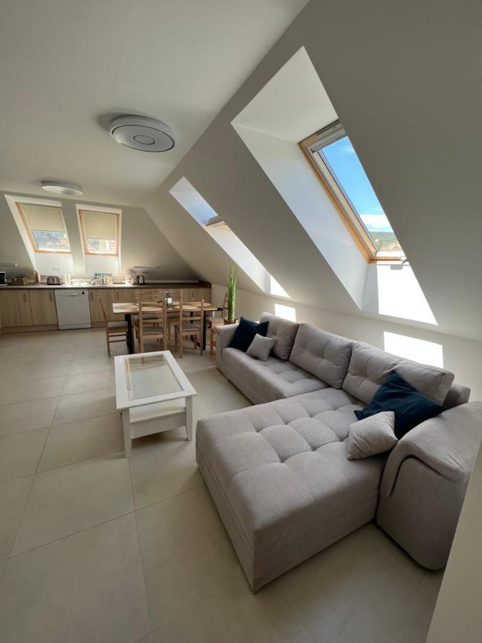 Janhaz Apartman Revfueloep Exterior photo